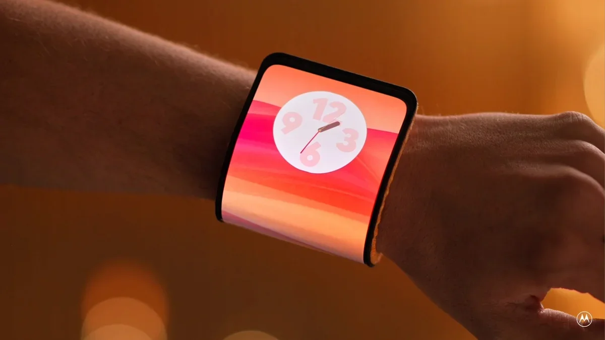 Motorola non sembra aver abbandonato l’idea di uno smartphone indossabile al polso