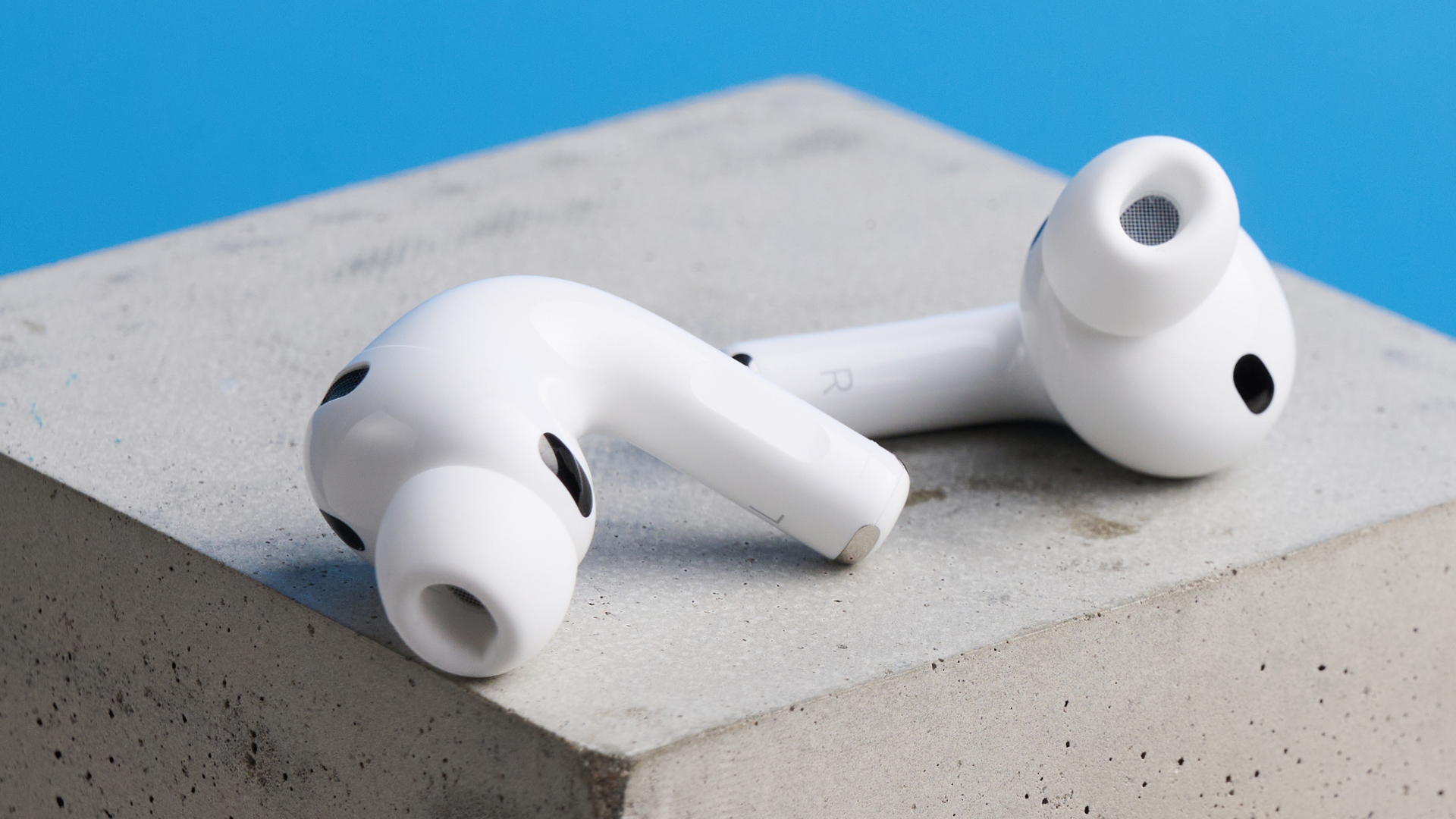 AirPods Ultra e Siri: il progetto sarebbe in pausa secondo i rumor
