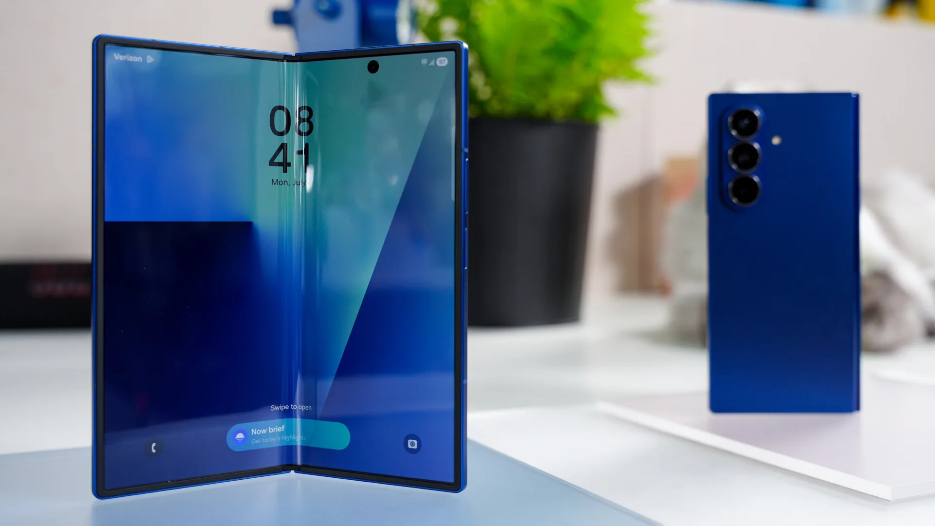Galaxy Z Fold 8: Flex Titanium riduce la piega del display