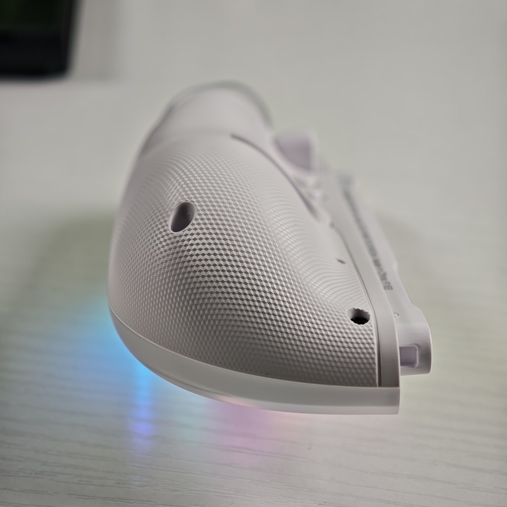 Illuminazione RGB dei joypad IINE Twin Lumina