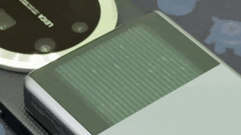 Una GIF che mostra il raffreddamento a liquido UGREEN MagFlow Pro Magnetic Power Bank 10000mAh 25W in azione
