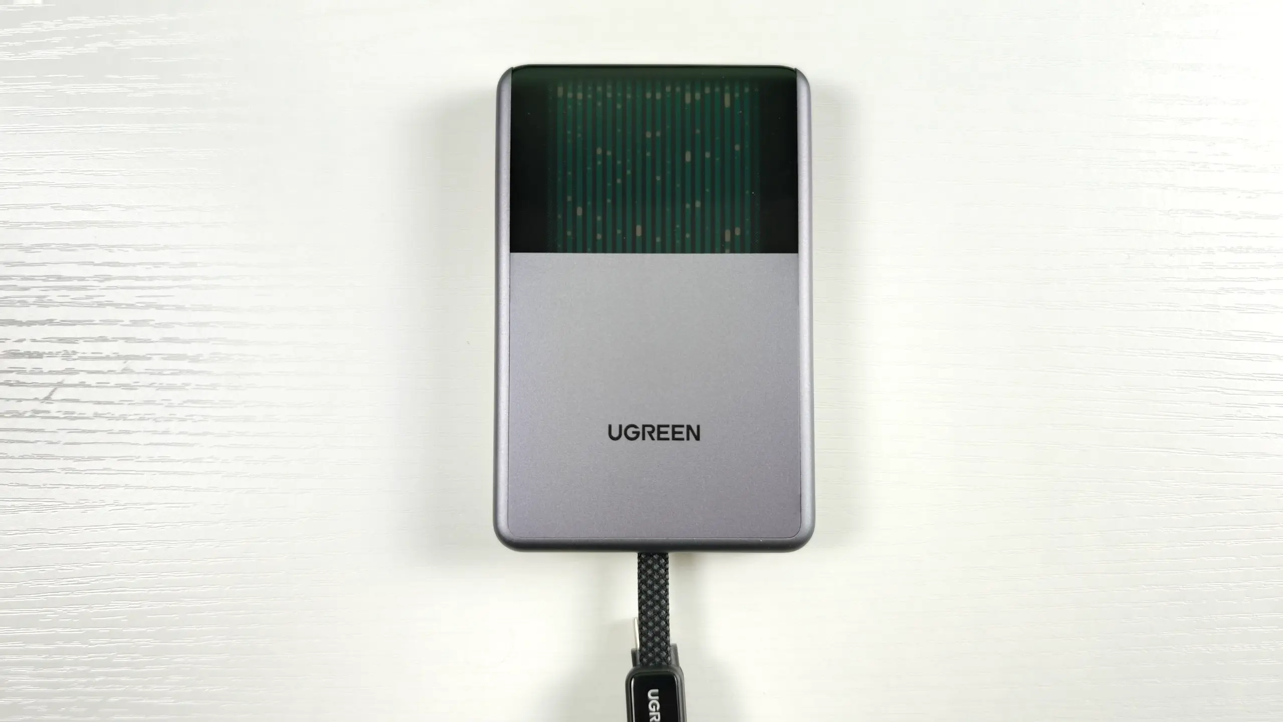 Recensione UGREEN MagFlow Pro: il power bank magnetico con raffreddamento a liquido