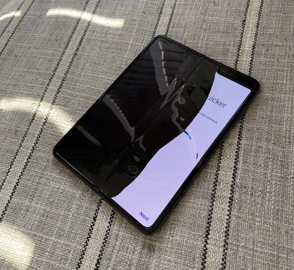 Esempio di problema sorto nei sample di recensione del primo Galaxy Fold