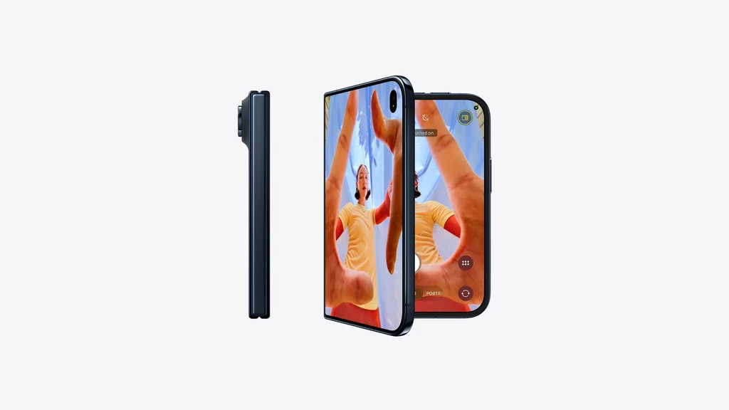 iPhone Duo: da chiuso uno smartphone compatto e pratico, da aperto un mini iPad per fruire di contenuti multimediali.
