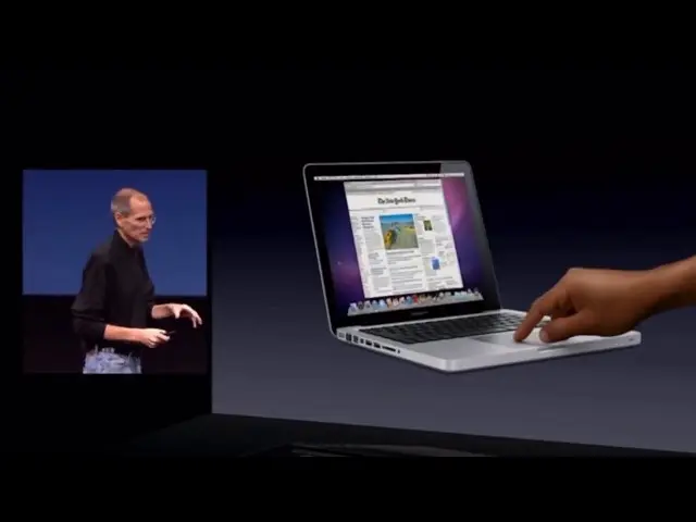 Steve Jobs disse che un MacBook touch sarebbe stato fuori da ogni logica, perché nessuno vuole toccare lo schermo del proprio portatile.