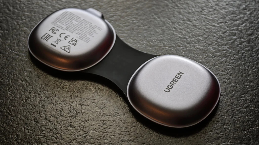 Lo UGREEN MagFlow 2-in-1 wireless charger: la parte sul retro è molto elegante